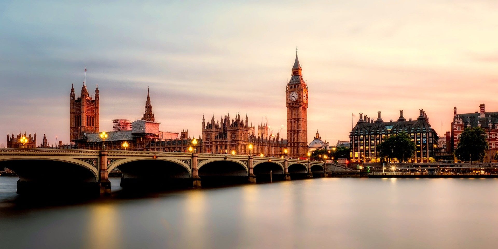 london-2393098_1920