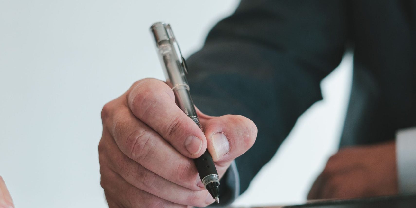 pexels-cristian-rojas-10041249 recrutement de banquiers privés